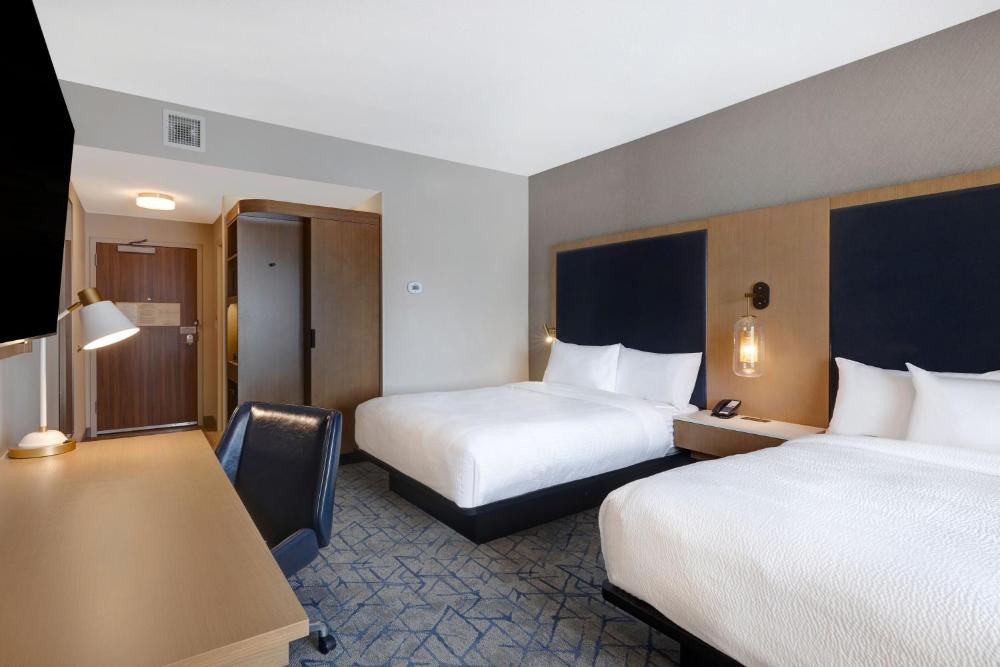 Queen Room with Two Queen Beds interior